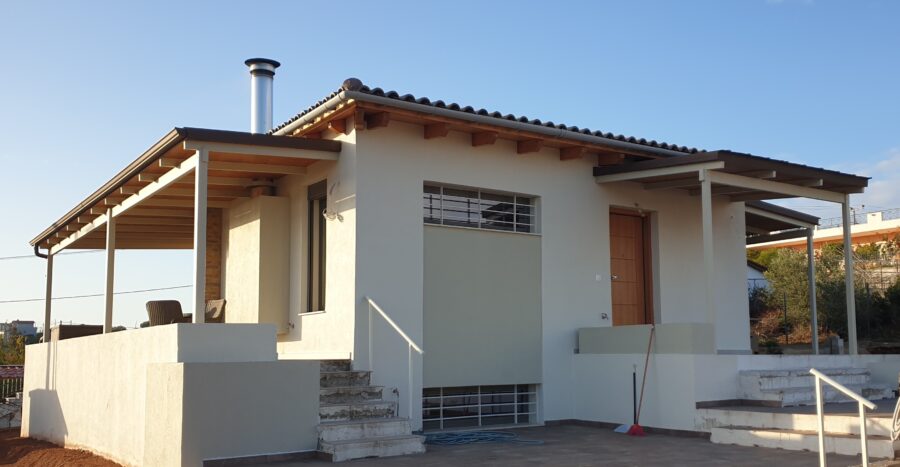 Ανακατασκευή πυρόπληκτης κατοικίας στο Μάτι Αττικής